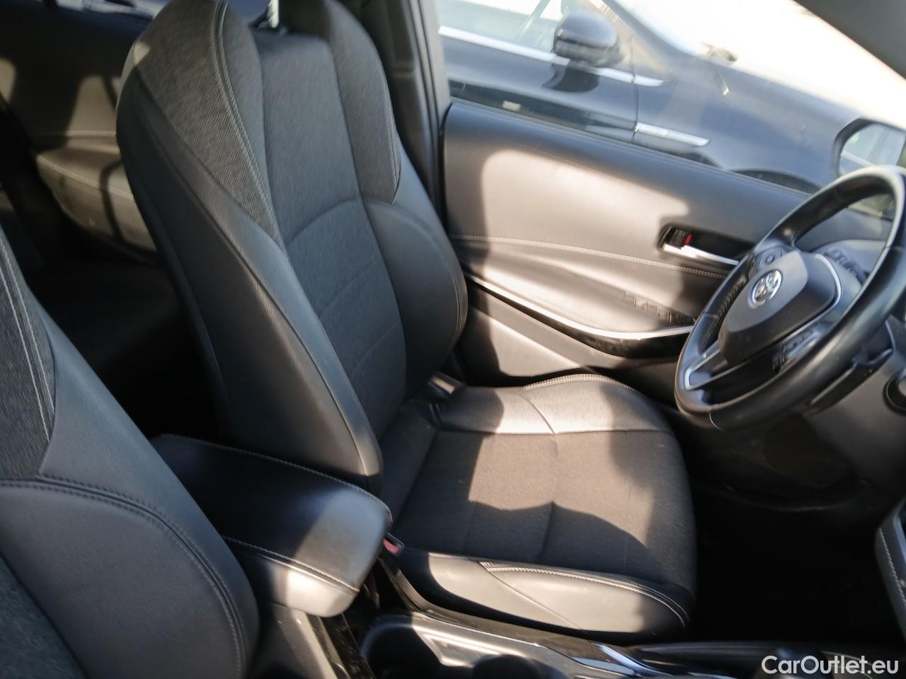  Toyota  Corolla TOYOTA  / 2019 / 5P / familiar 2.0 180H STYLE E-CVT TOURING SPORT #1