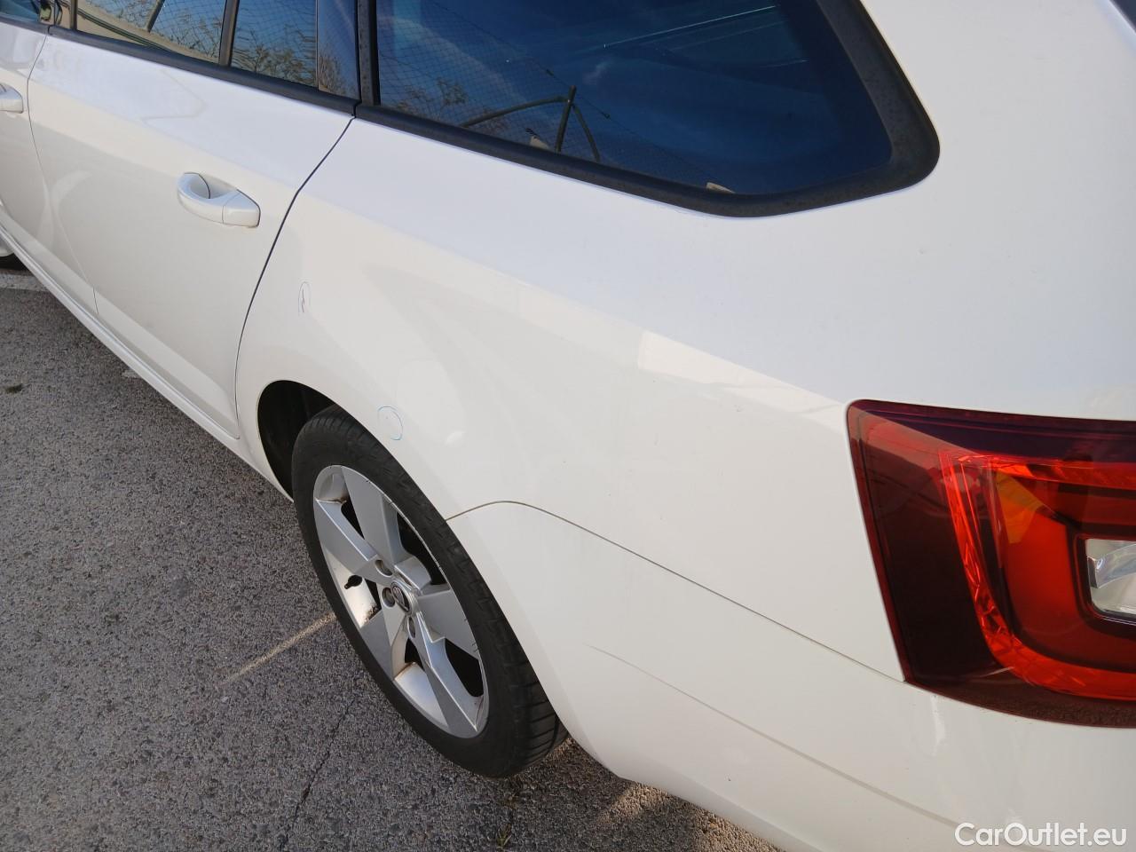  Skoda  Octavia SKODA  / 2016 / 5P / familiar Combi 2.0 TDI CR 110KW (150CV) Style #15