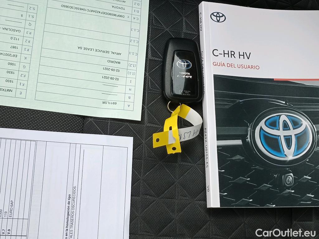  Toyota  C-HR TOYOTA  / 2019 / 5P / todoterreno 2.0 180H Advance #2