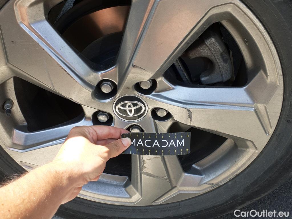  Toyota  RAV4 TOYOTA  / 2018 / 5P / todoterreno 2.5l 220H Advance #6