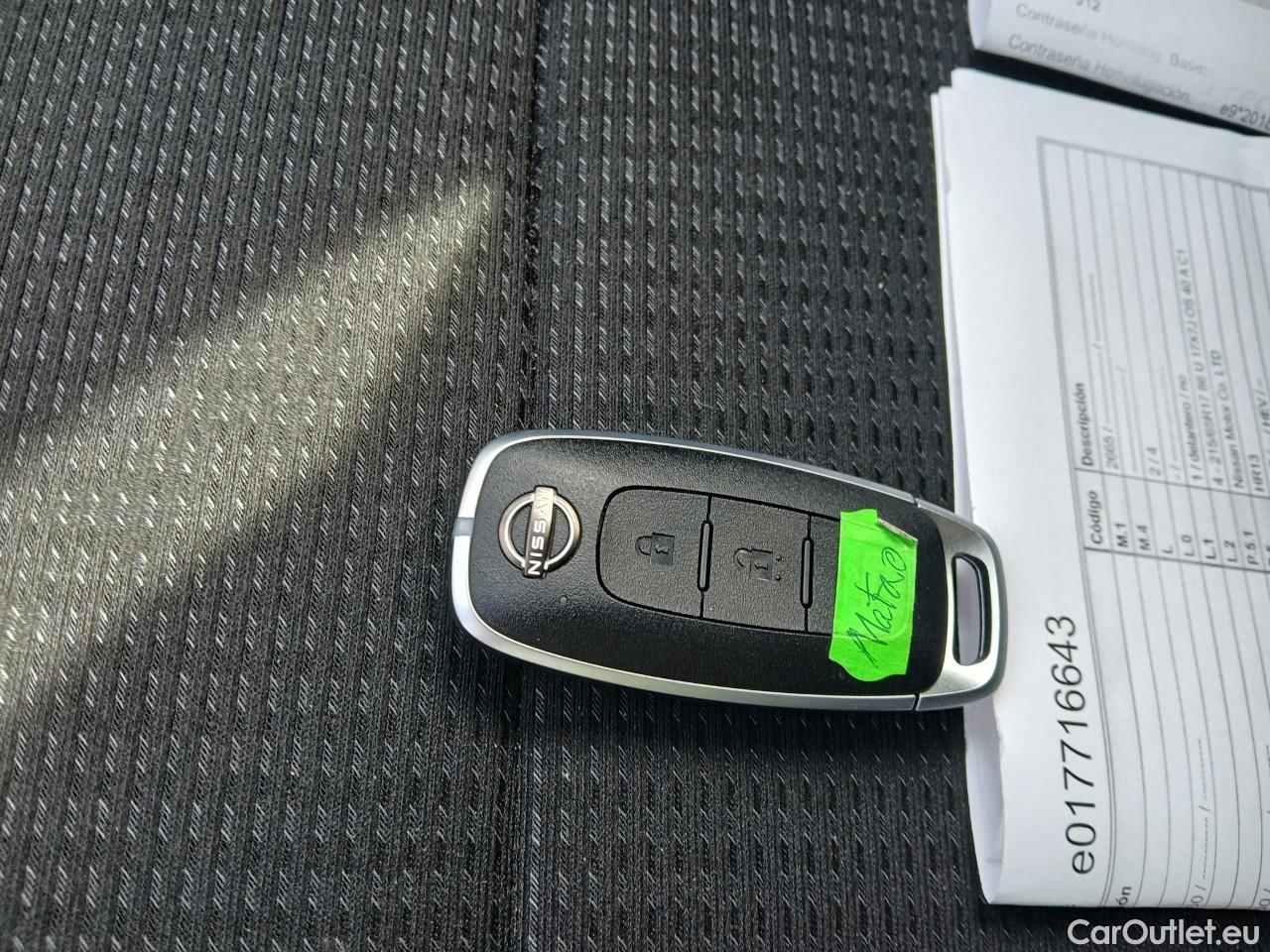  Land Rover  Discovery NISSAN QASHQAI / 2024 / 5P / todoterreno DIG-T 103kW (140CV) mHEV 4x2 Acenta #1