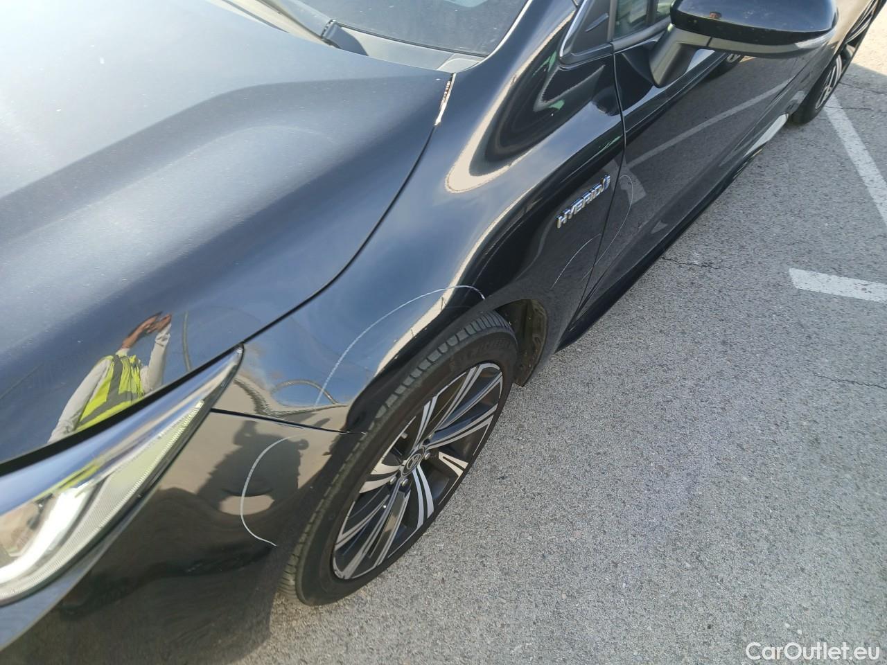  Toyota  Corolla TOYOTA  / 2019 / 5P / familiar 2.0 180H STYLE E-CVT TOURING SPORT #24