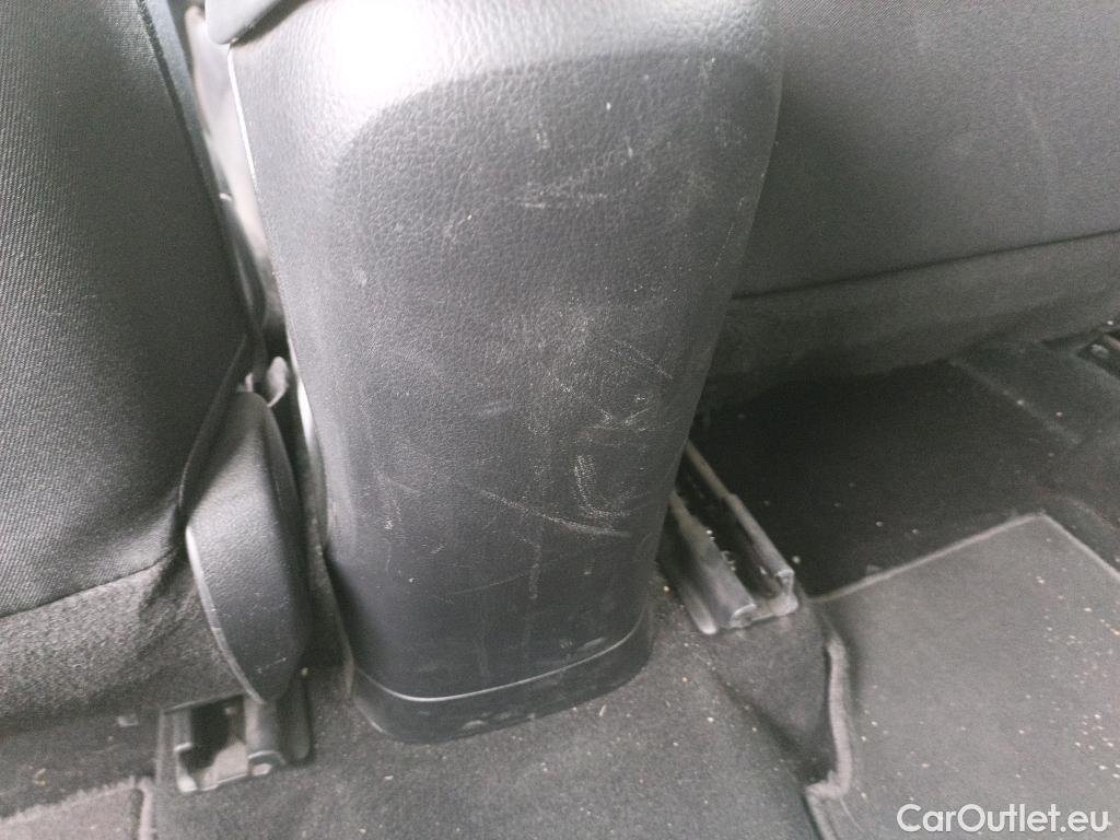  Toyota  C-HR TOYOTA  / 2019 / 5P / todoterreno 2.0 180H Advance #5