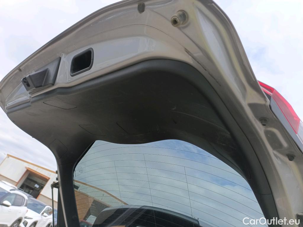  Toyota  C-HR TOYOTA  / 2019 / 5P / todoterreno 2.0 180H Advance #12