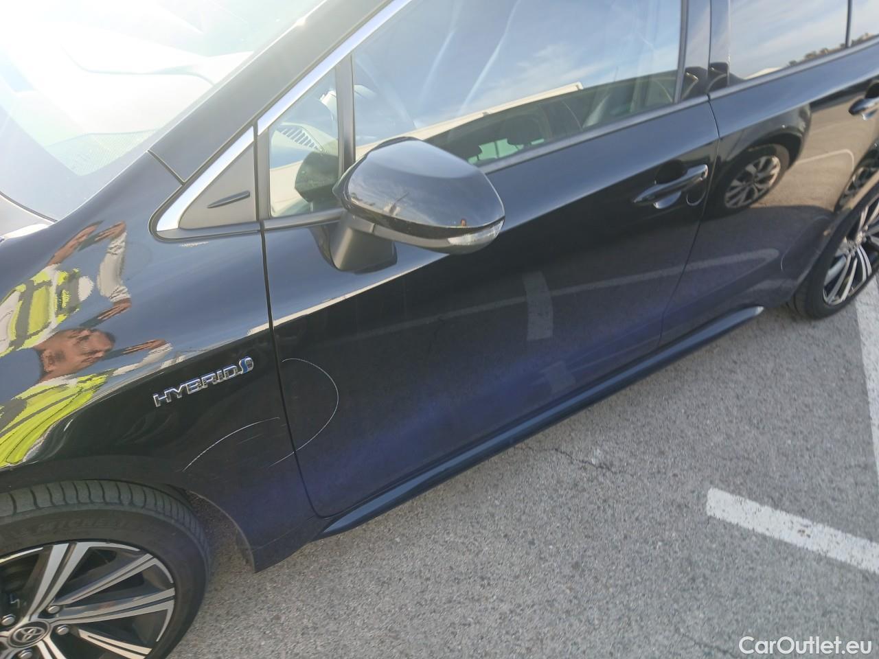  Toyota  Corolla TOYOTA  / 2019 / 5P / familiar 2.0 180H STYLE E-CVT TOURING SPORT #27
