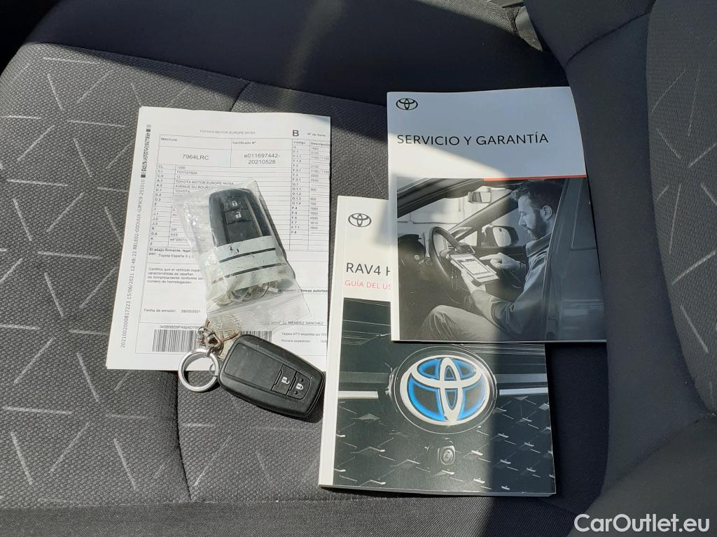  Toyota  RAV4 TOYOTA  / 2018 / 5P / todoterreno 2.5l 220H Advance #19