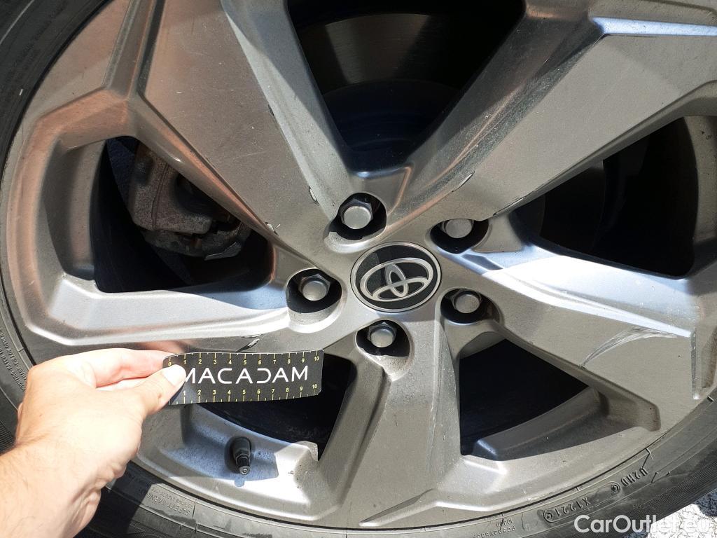  Toyota  RAV4 TOYOTA  / 2018 / 5P / todoterreno 2.5l 220H Advance #8