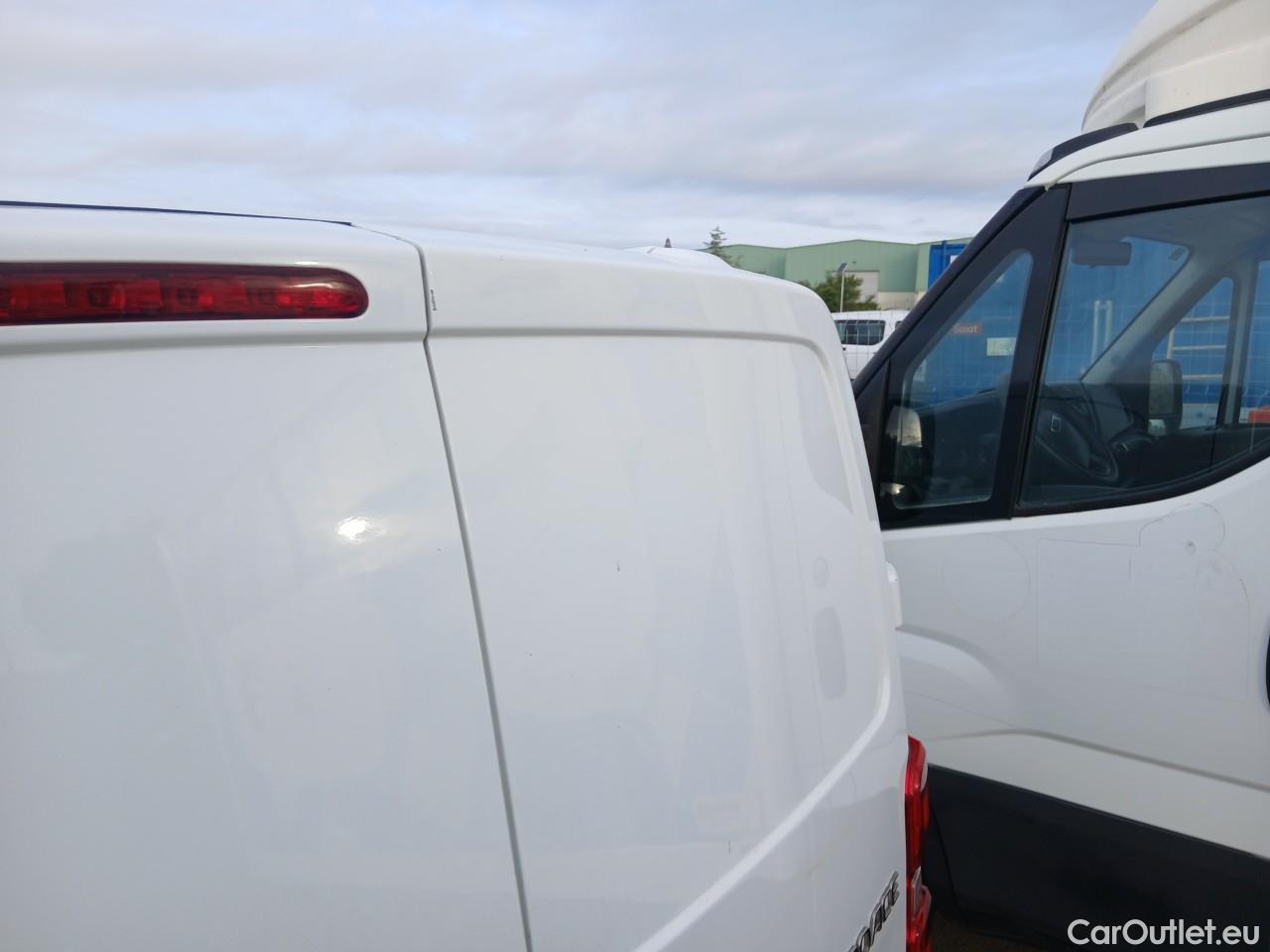  Land Rover  Discovery TOYOTA Proace / 2020 / 4P / furgón 1.5D 100CV GX 1PL 2PT L1 #18