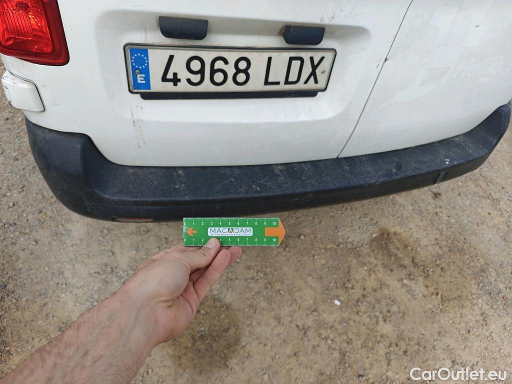  Opel  Vivaro OPEL  / 2019 / 4P / combi 1.5 Diésel 88kW (120CV) M Std Express #81