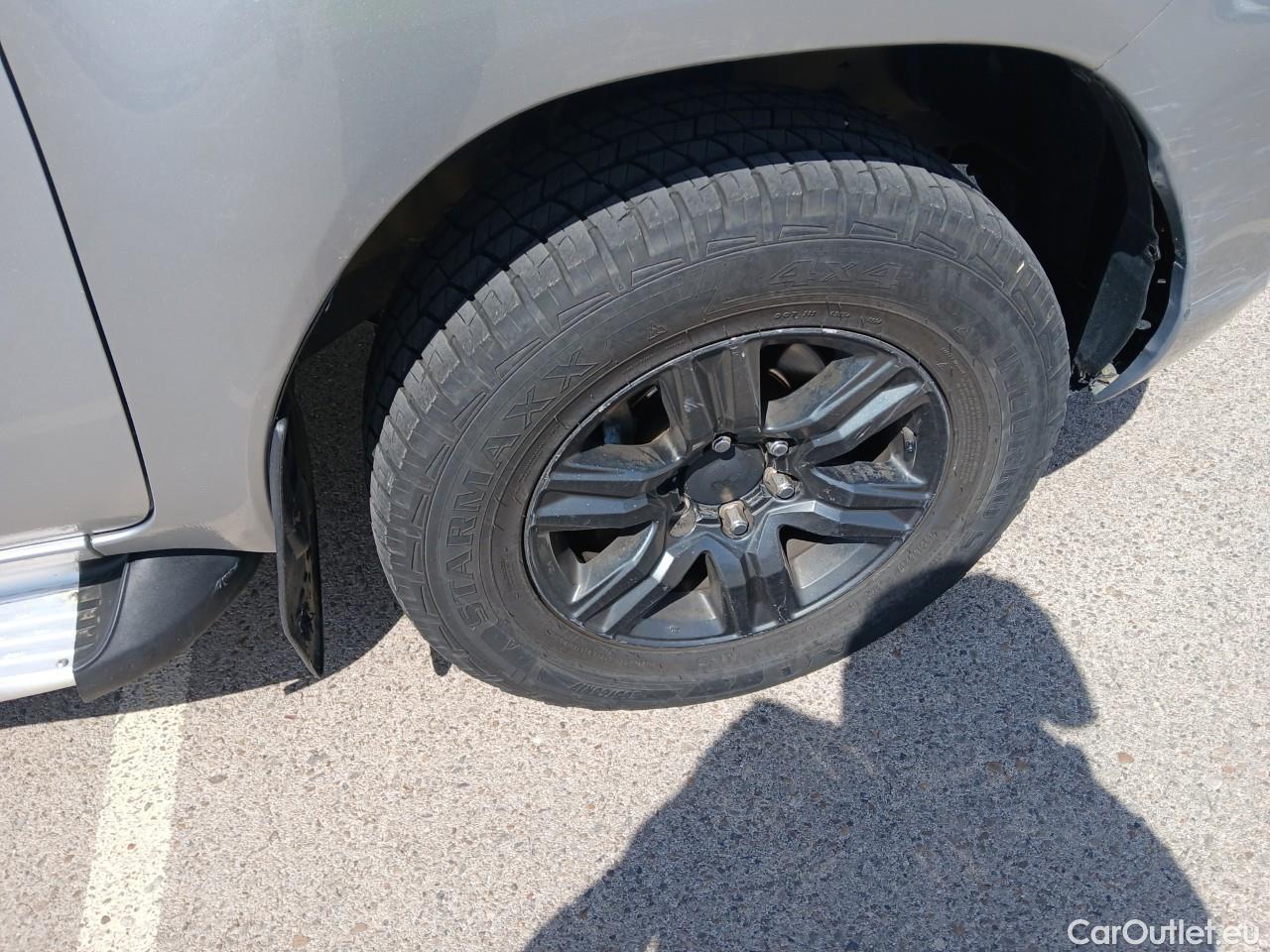  Land Rover  Discovery TOYOTA Hilux / 2020 / 4P / pickup 2.8 D-4D 150kW (204CV) Cabina Doble VX #22