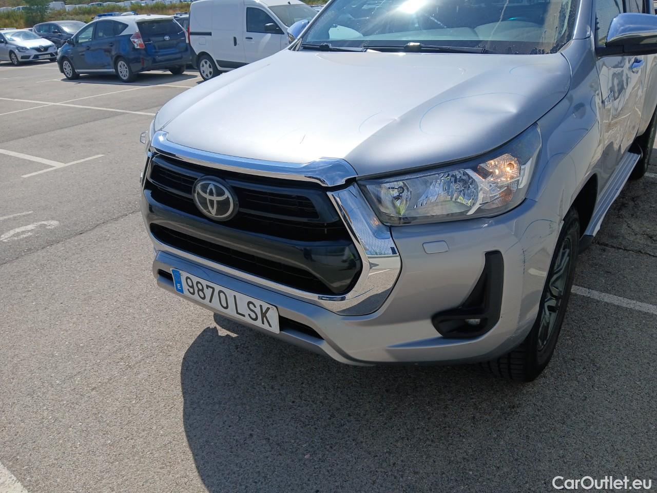  Land Rover  Discovery TOYOTA Hilux / 2020 / 4P / pickup 2.8 D-4D 150kW (204CV) Cabina Doble VX #25