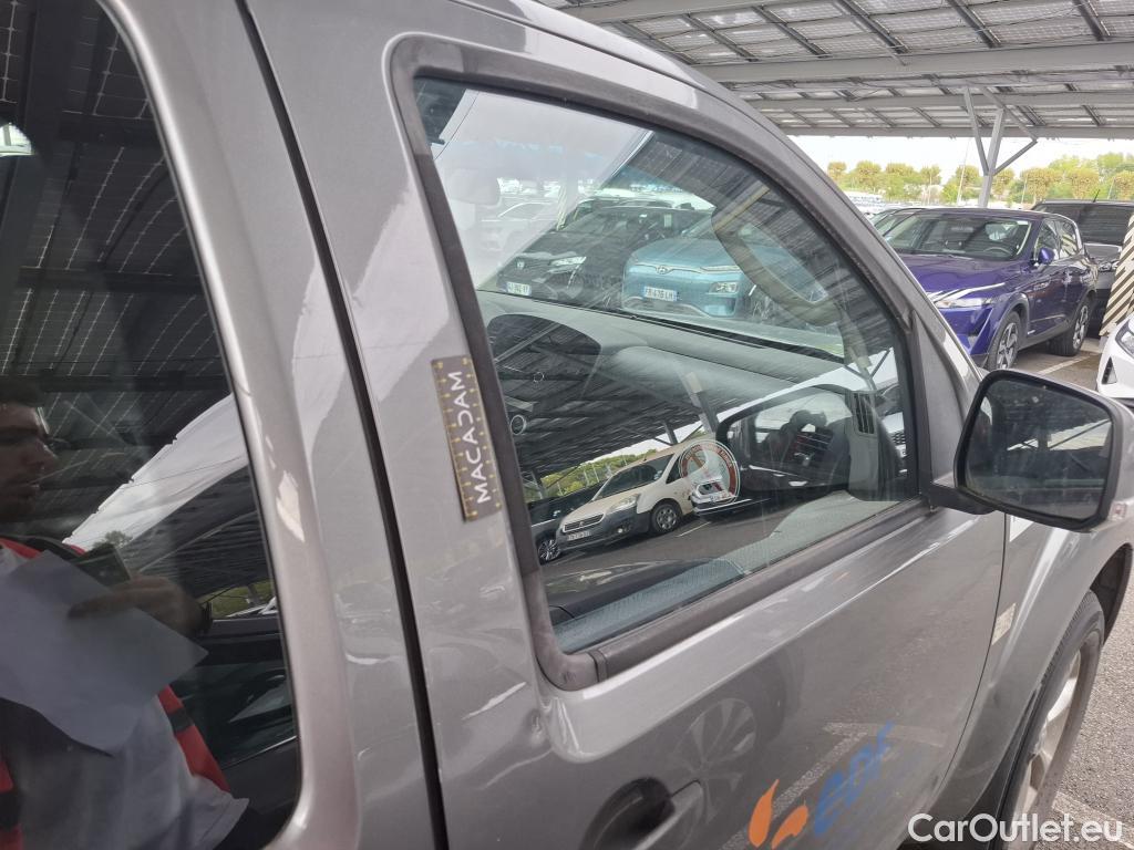  Nissan  Navara NISSAN  VU 4p PP King-Cab 2.5 dCi 1144ch 4x4 Optima pick-up #50
