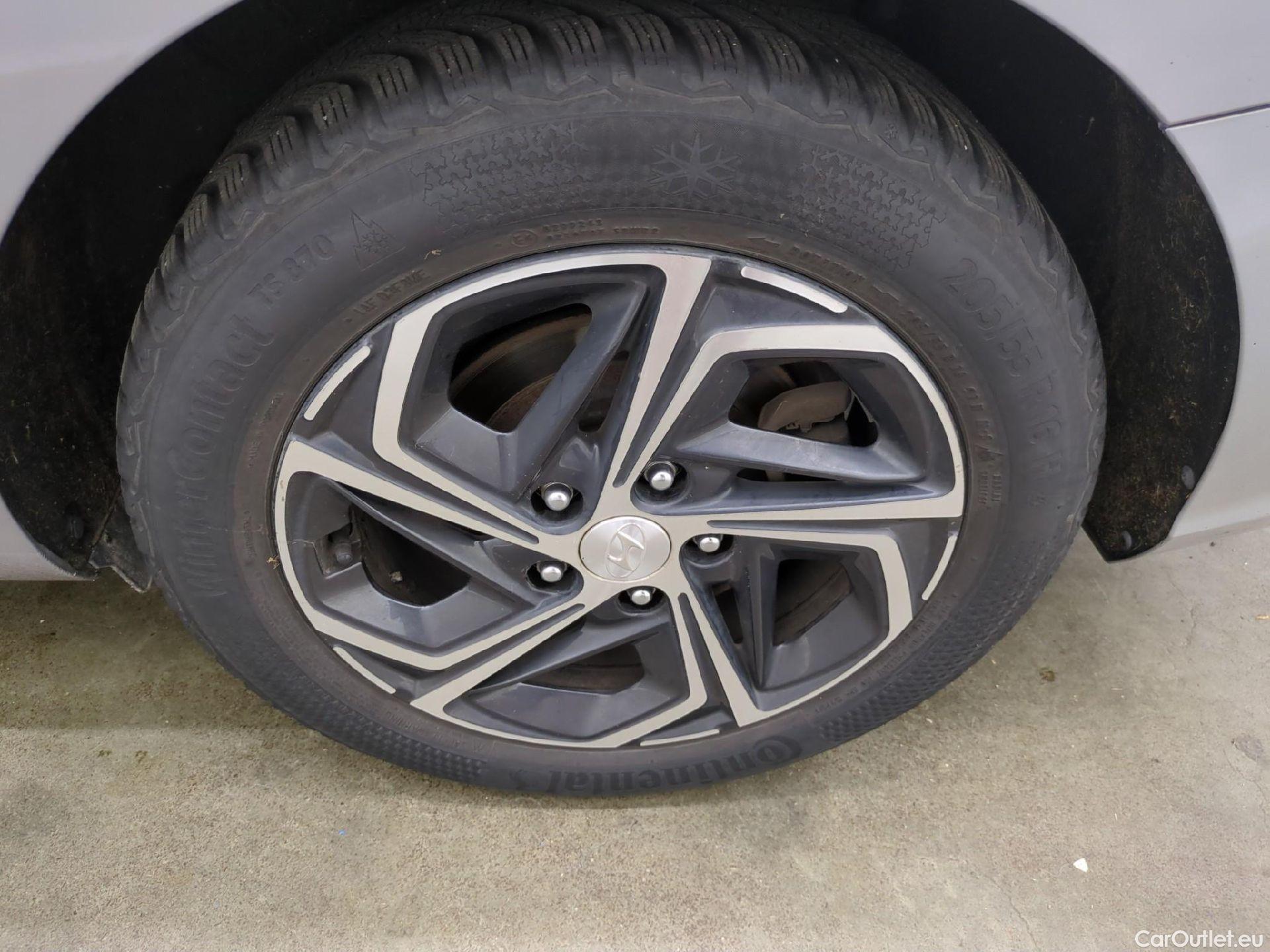  Hyundai  i30  cw Business 1.6 CRDi 115CV BVA7 E6d #7