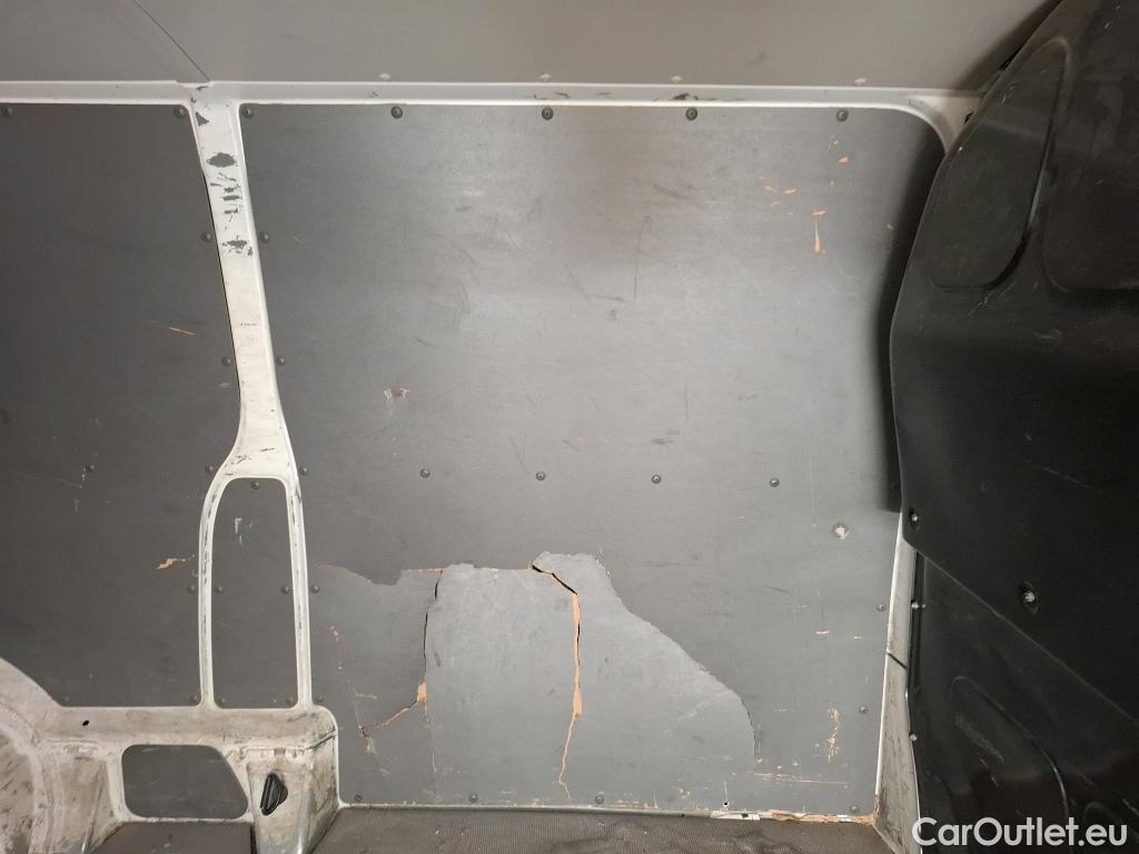  Volkswagen  Transporter VOLKSWAGEN  / 2019 / 4P / Fourgon tôlé 2.0 TDi 150 L2H1 Business #16
