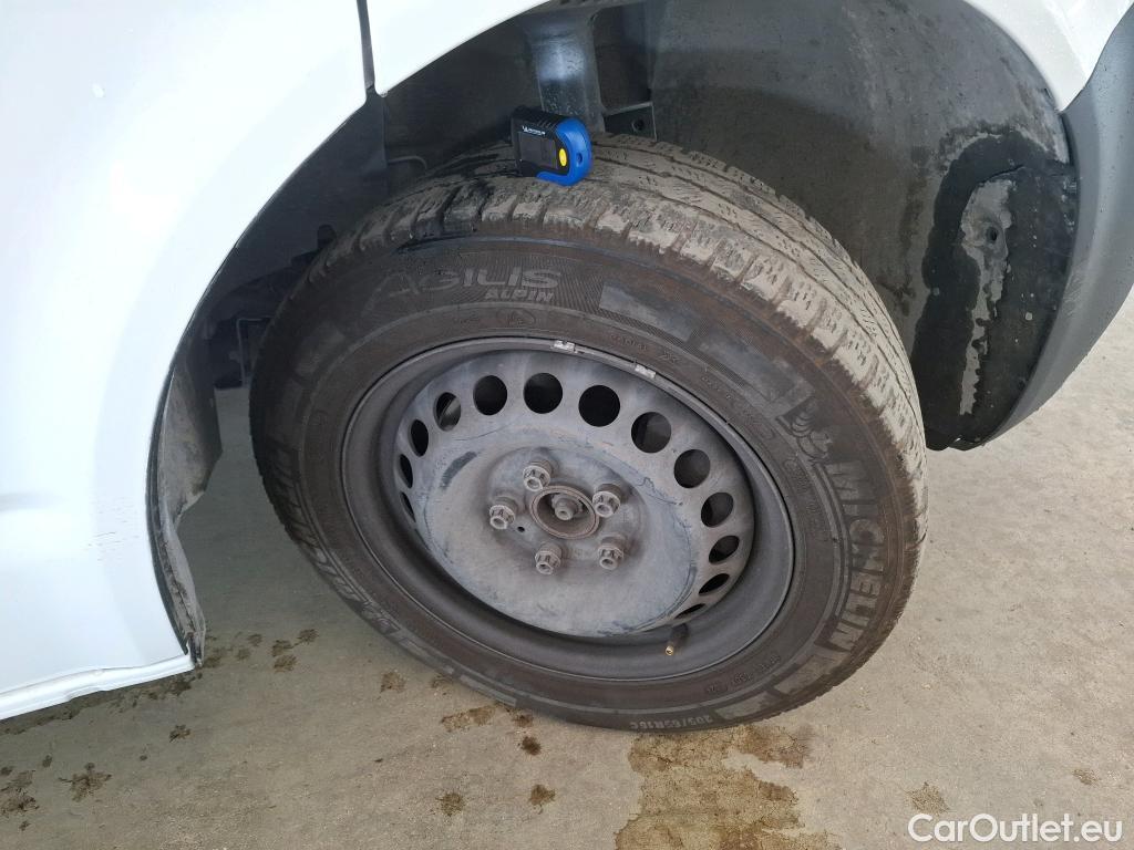  Volkswagen  Transporter VOLKSWAGEN  / 2019 / 4P / Fourgon tôlé 2.0 TDi 150 L2H1 Business #6