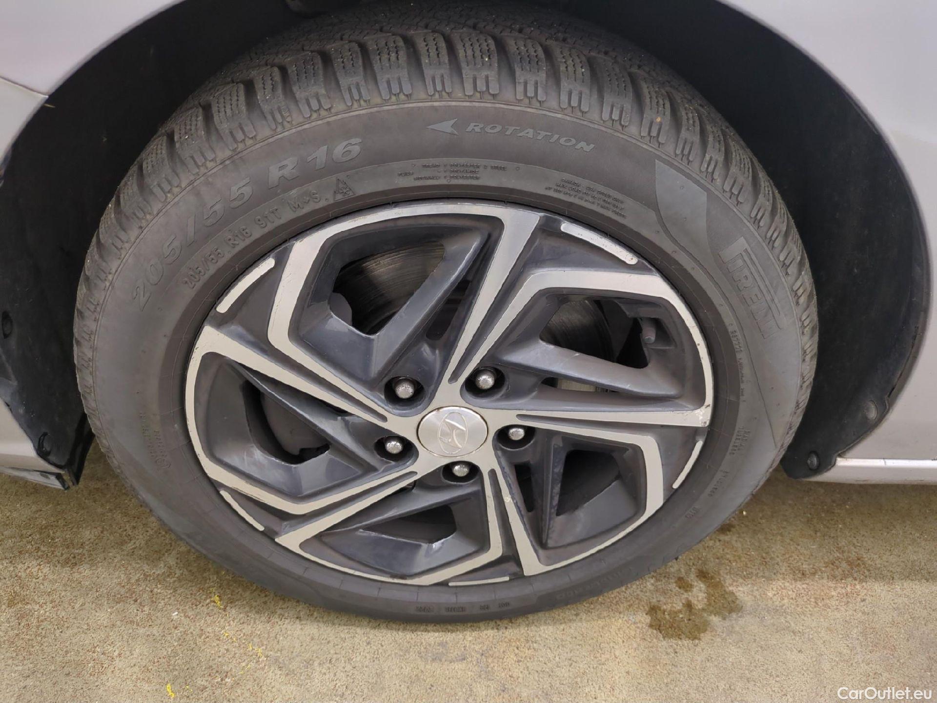  Hyundai  i30  cw Business 1.6 CRDi 115CV BVA7 E6d #6