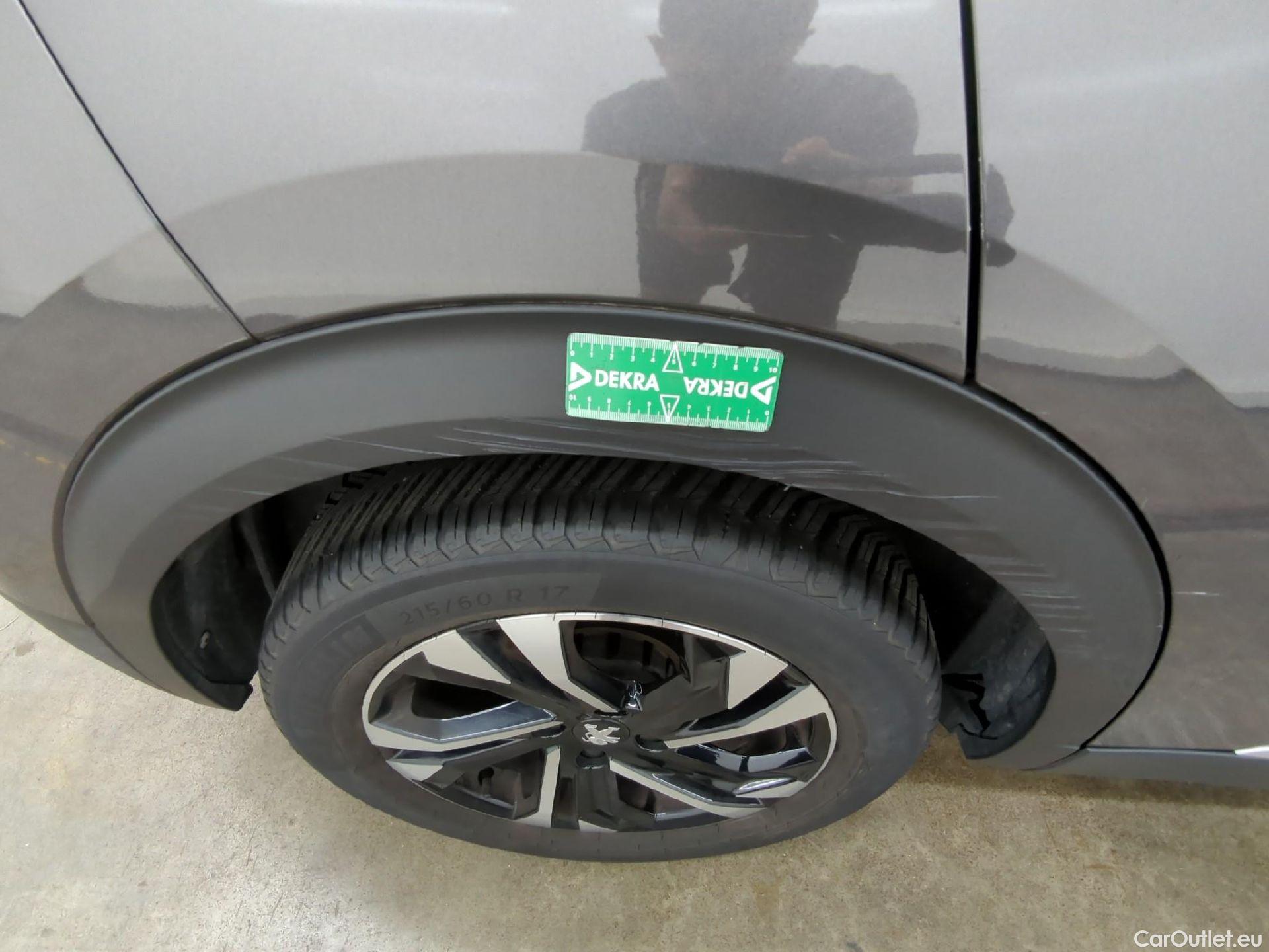  Peugeot  2008  Allure Business 1.2 PureTech 100CV BVM6 E6d #18