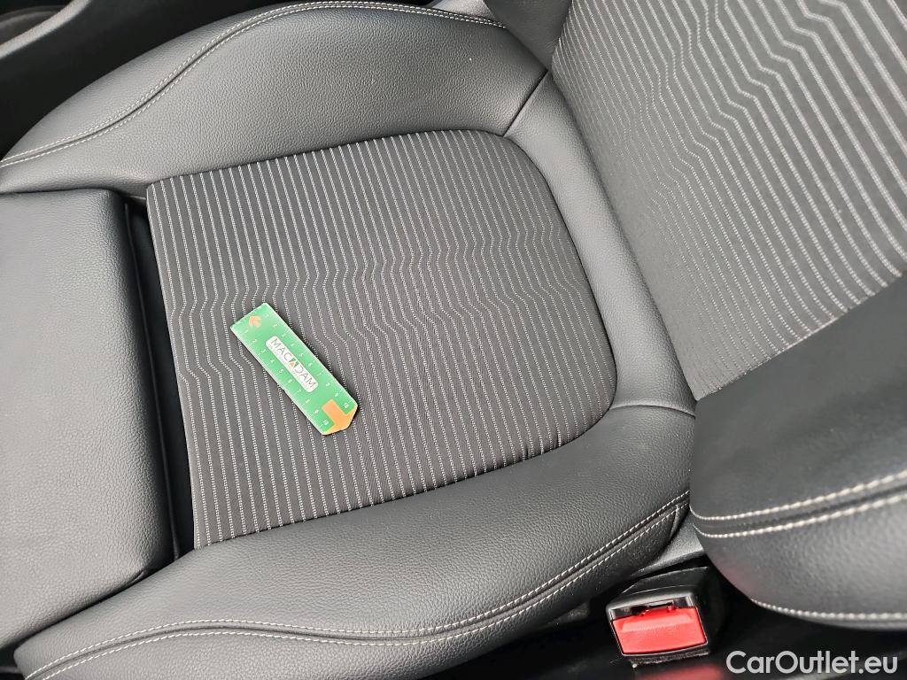  Mercedes  CLA-Klasse MERCEDES-BENZ CLA Coupe / 2019 / 4P / Coupé CLA 200 d Business Line BA8 #26