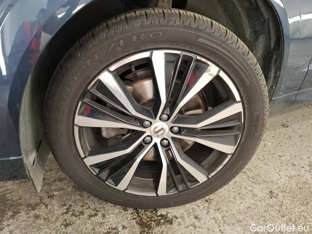  Volvo  XC60  Ultimate Dark 2WD 2.0 B4 195CV BVA8 E6d #3