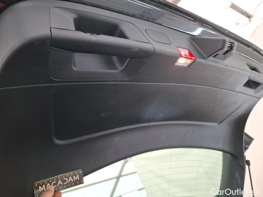  Mercedes  A-Klasse MERCEDES-BENZ Classe A Compact / 2018 / 5P / Berline A 200 Business Line 7G-DCT #26