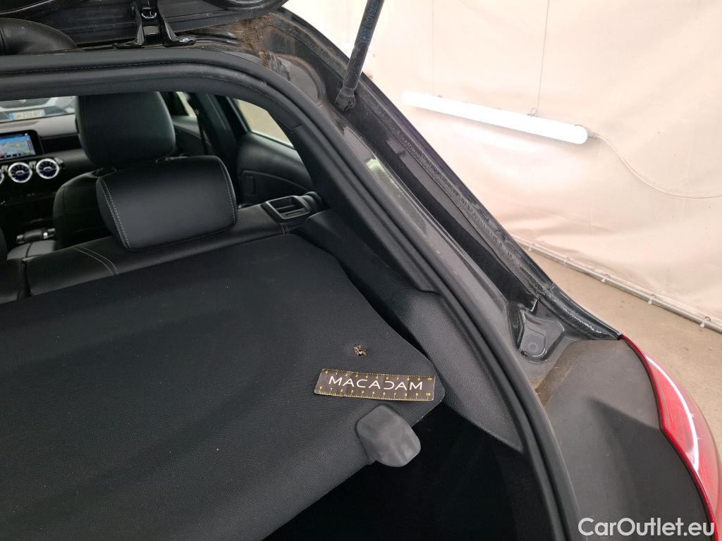  Mercedes  A-Klasse MERCEDES-BENZ Classe A Compact / 2018 / 5P / Berline A 200 Business Line 7G-DCT #32