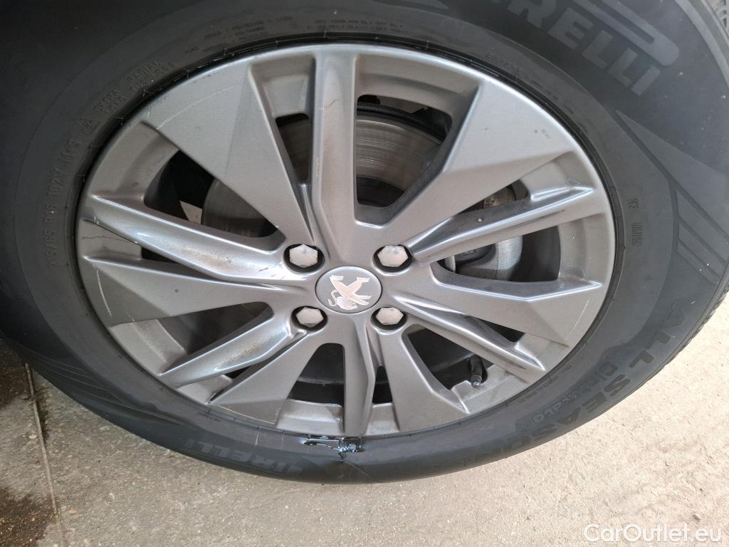  Peugeot  2008  Active Pack 1.2 PureTech 130CV BVA8 E6d #15
