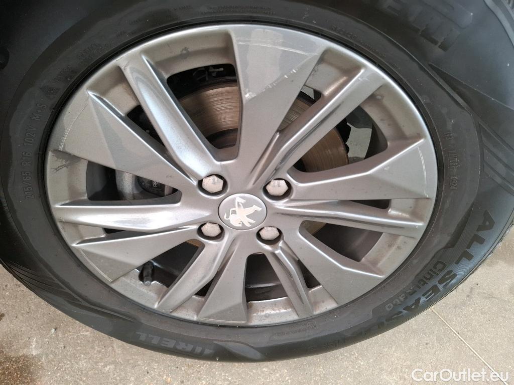  Peugeot  2008  Active Pack 1.2 PureTech 130CV BVA8 E6d #7