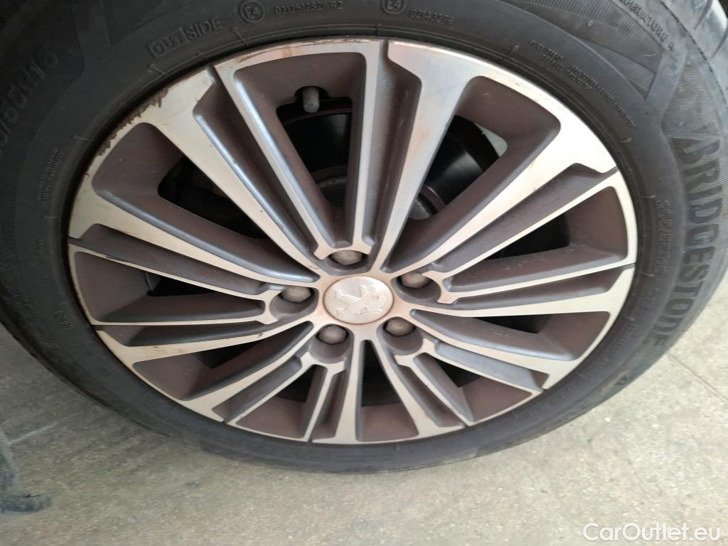  Peugeot  308  Allure Business 1.2 PureTech 130CV BVA8 E6d #12