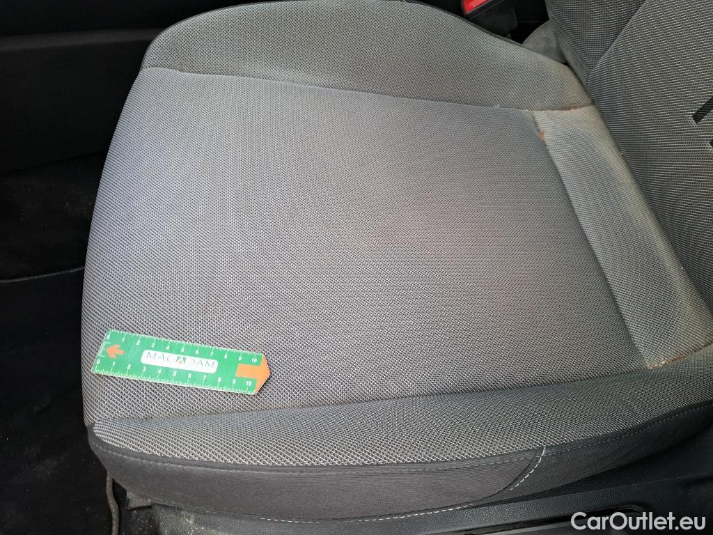  Seat  Leon SEAT  Sportstourer / 2020 / 5P / Break 1.0 eTSI 110 DSG S&S Business #37