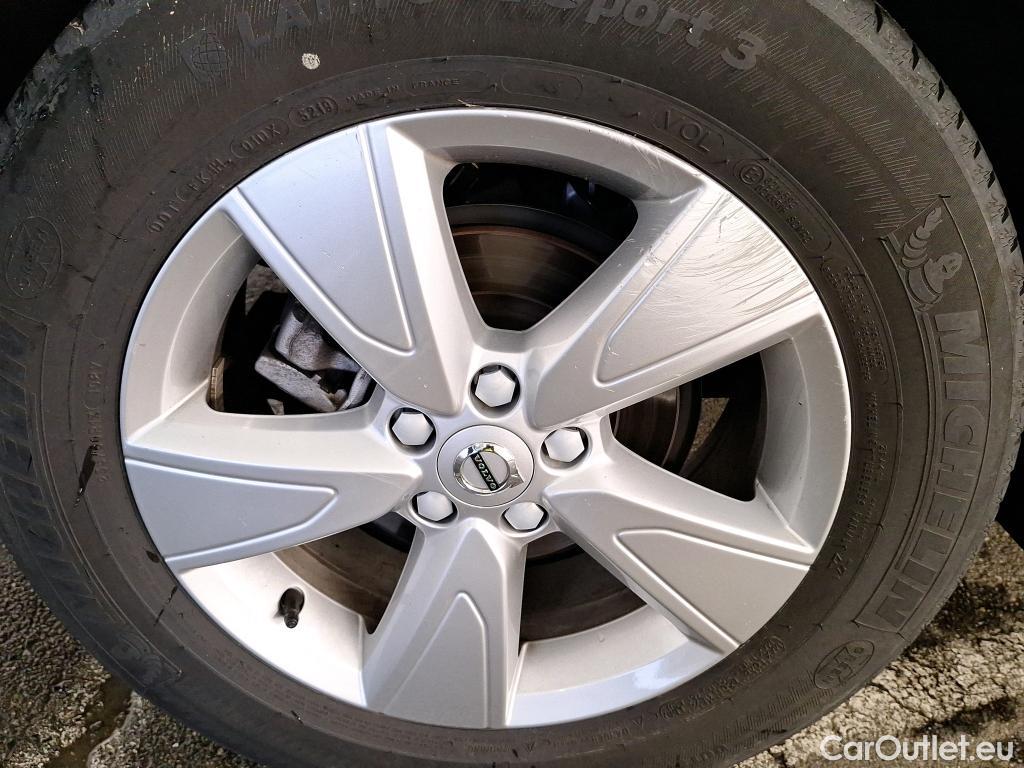  Volvo  XC 40 VOLVO XC40 / 2017 / 5P / SUV D3 AdBlue 150 BM6 #10