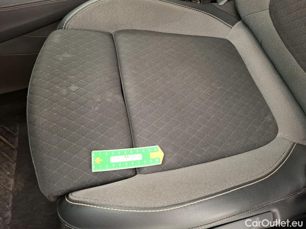  Opel   Grandland X Grandland X Elegance Business 1.5 130CV BVM6 E6d #31