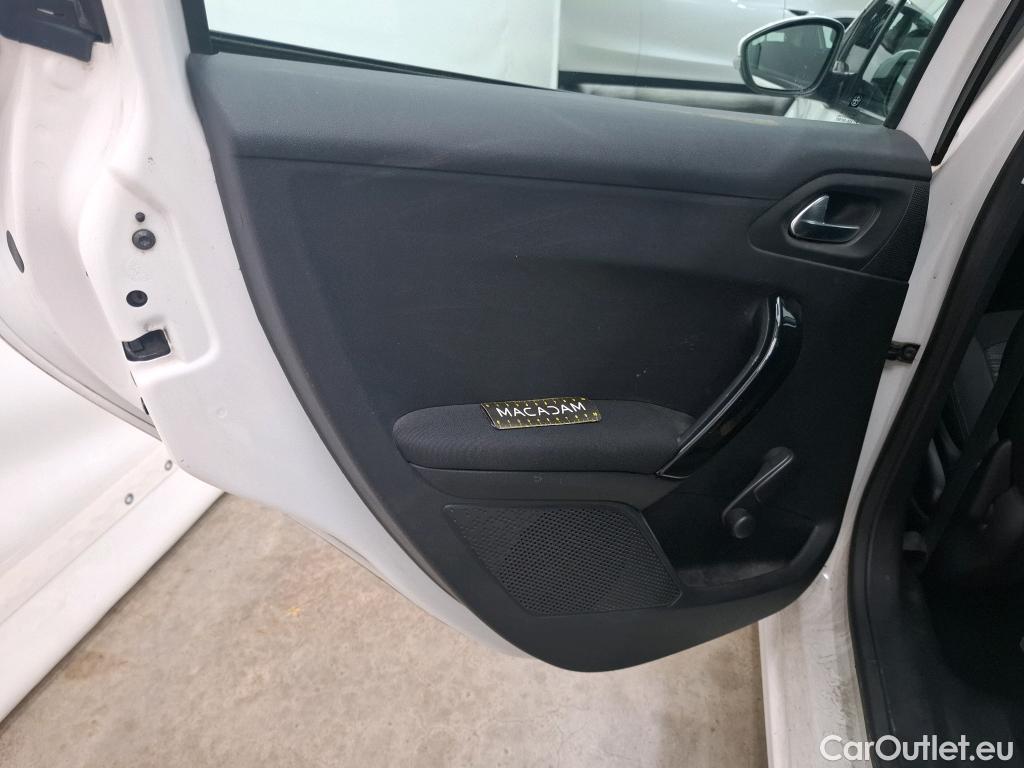  Peugeot  208  Affaire Premium Pack 1.5 HDi 100CV BVM5 E6dT #44