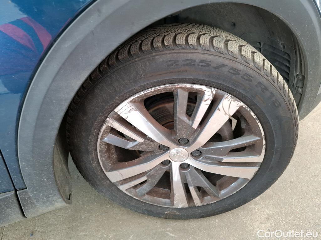  Peugeot  5008  Allure Pack 1.5 HDi 130CV BVA8 7 Sieges E6d #40