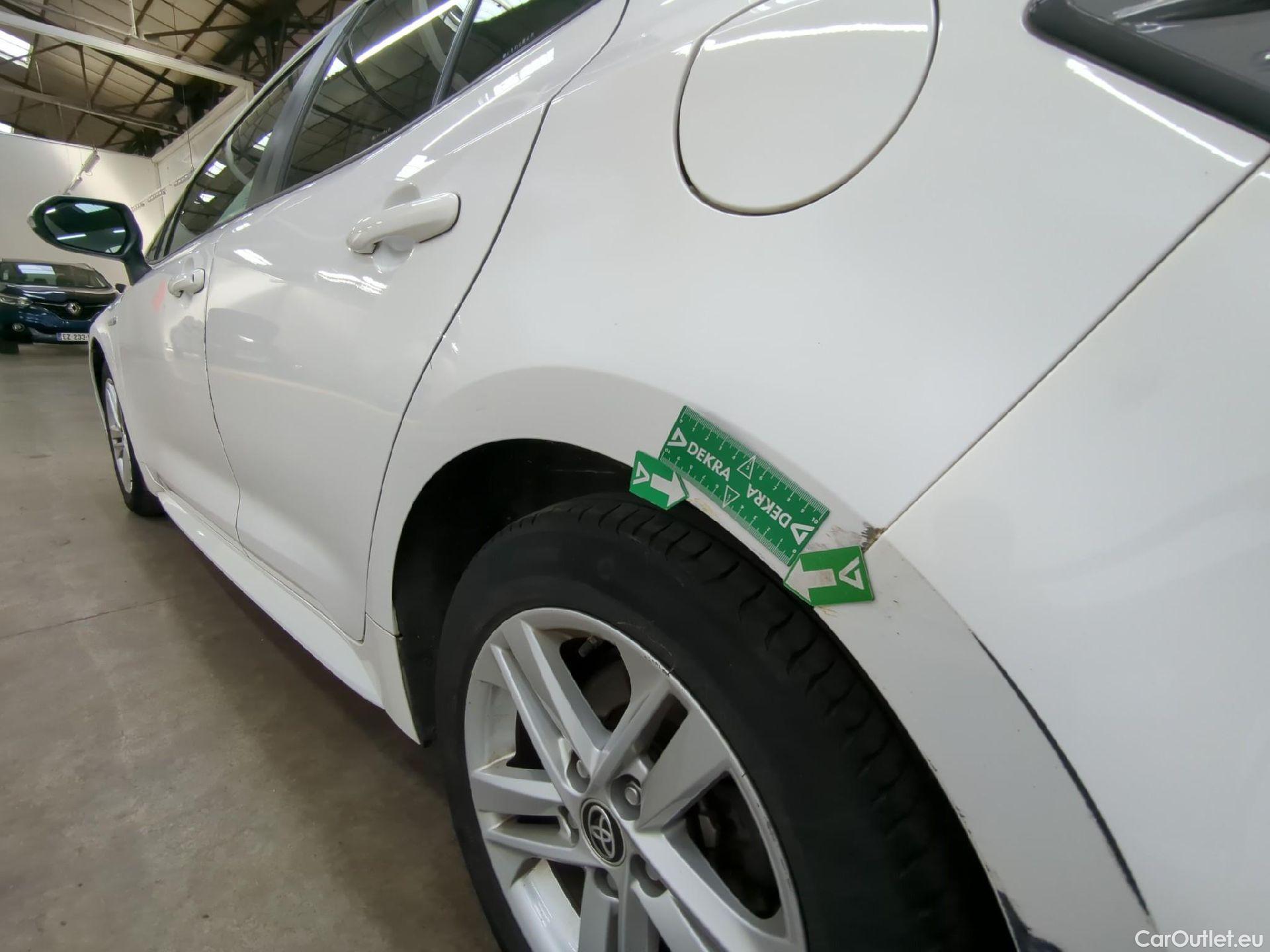  Toyota  Corolla TOYOTA  / 2018 / 5P / Berline Hybride 122h Dynamic Business #49