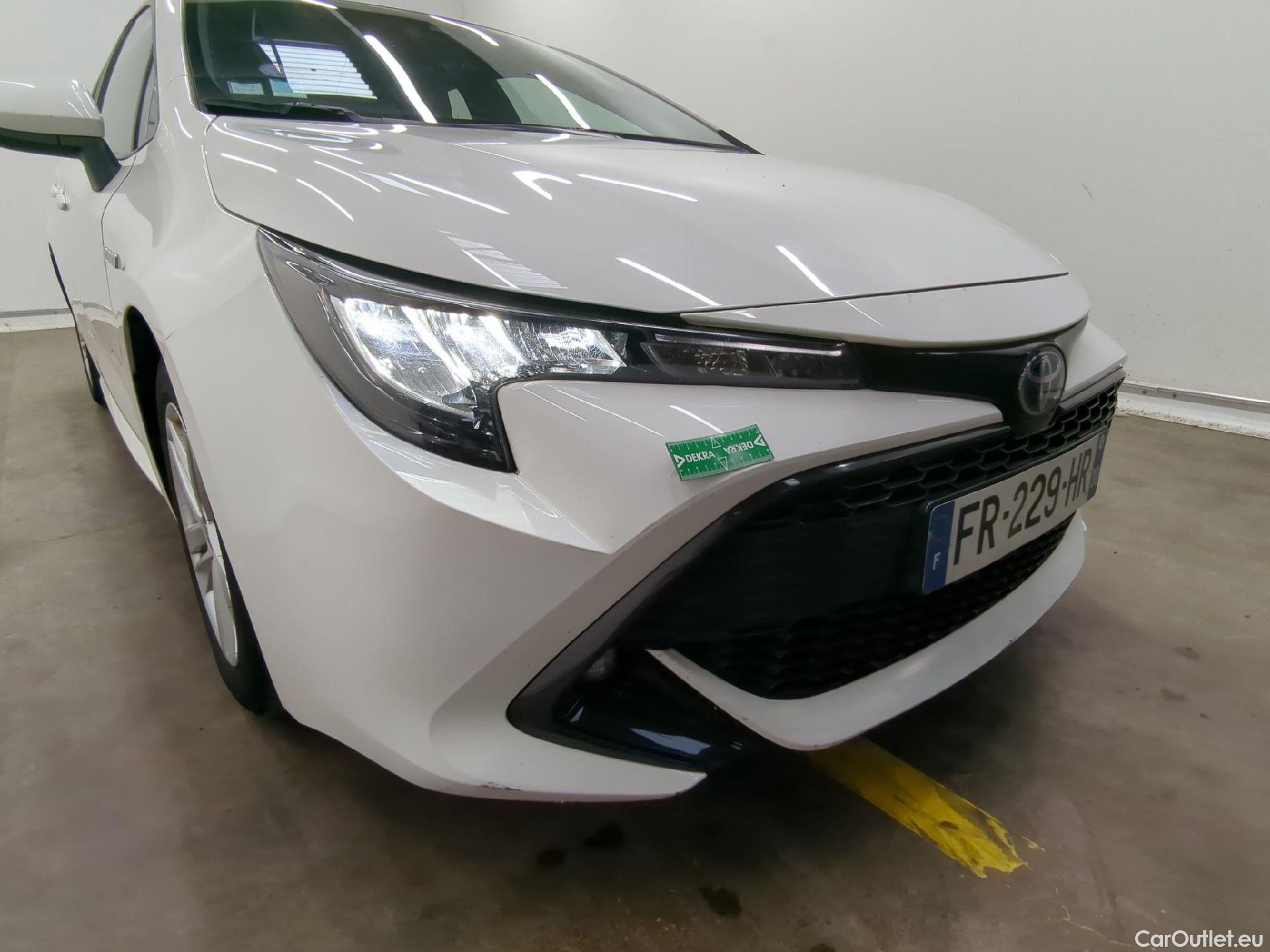  Toyota  Corolla TOYOTA  / 2018 / 5P / Berline Hybride 122h Dynamic Business #28