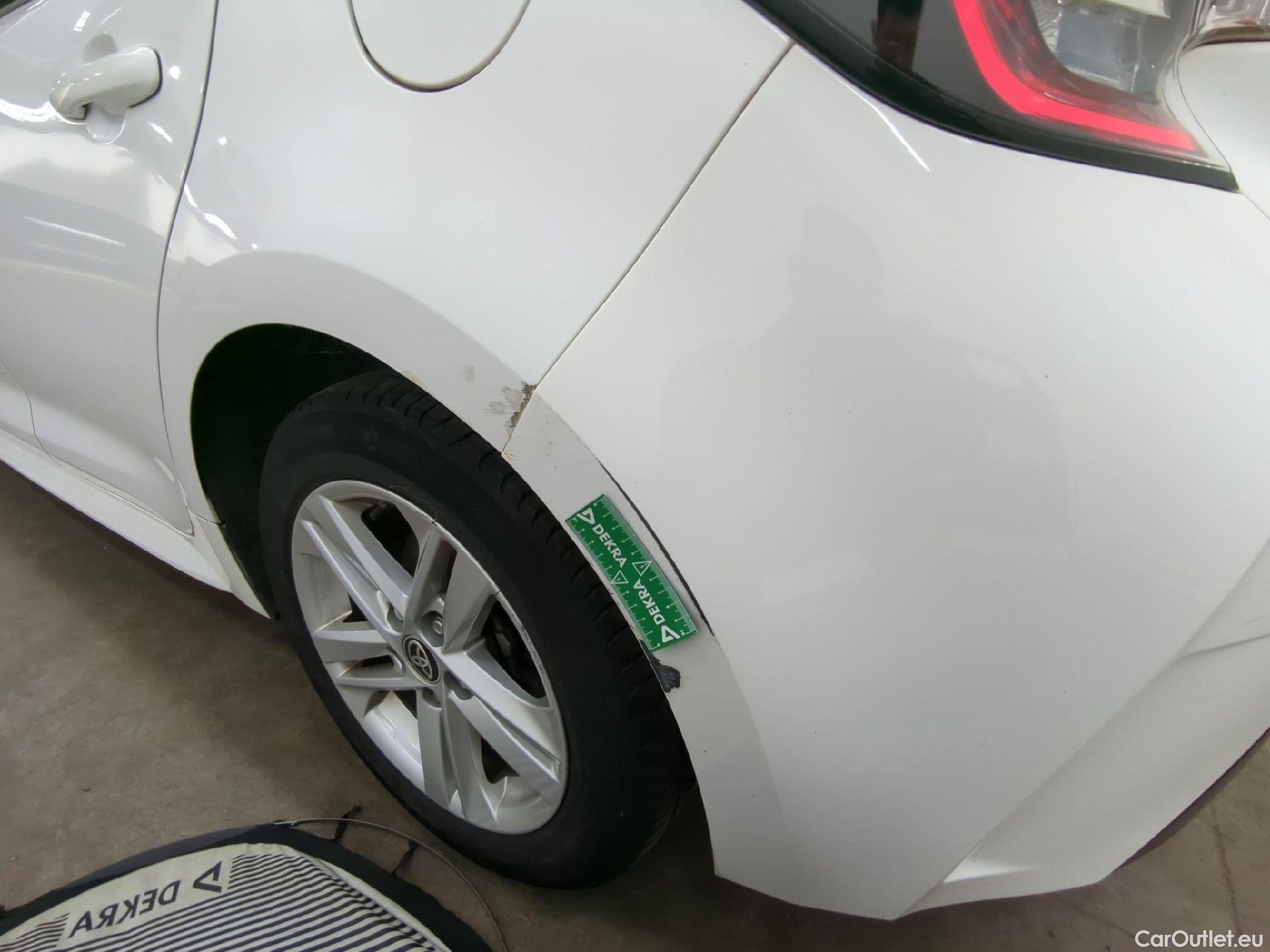  Toyota  Corolla TOYOTA  / 2018 / 5P / Berline Hybride 122h Dynamic Business #52