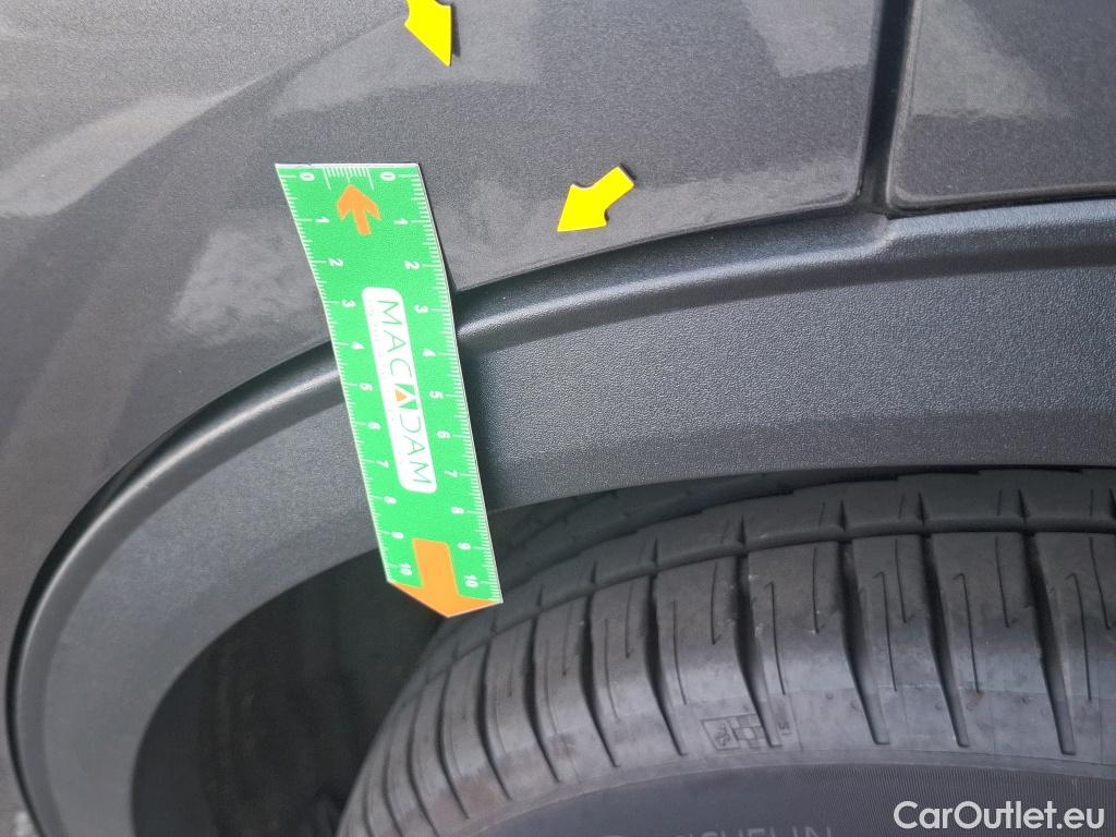  Ford  Kuga FORD  / 2019 / 5P / SUV 2.5 190 hybrid Flexifuel Pshift Titanium #28
