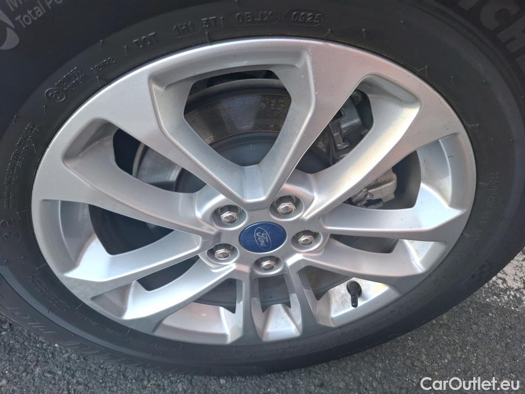  Ford  Kuga FORD  / 2019 / 5P / SUV 2.5 190 hybrid Flexifuel Pshift Titanium #16