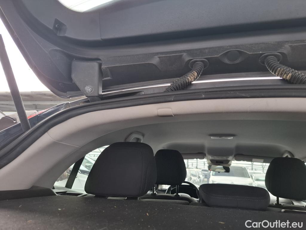  Renault  Megane RENAULT Mégane Berline / 2015 / 5P / Berline Business TCe 115 FAP #19