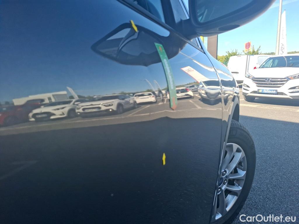  Ford  Kuga FORD  / 2019 / 5P / SUV 2.5 190 hybrid Flexifuel Pshift Titanium #2