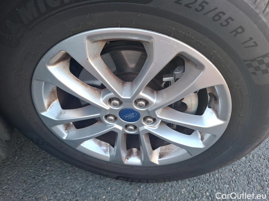  Ford  Kuga FORD  / 2019 / 5P / SUV 2.5 190 hybrid Flexifuel Pshift Titanium #20