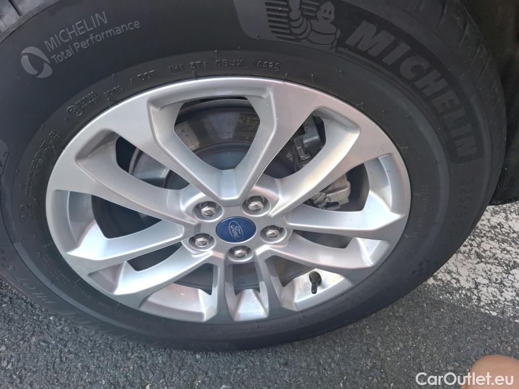  Ford  Kuga FORD  / 2019 / 5P / SUV 2.5 190 hybrid Flexifuel Pshift Titanium #15
