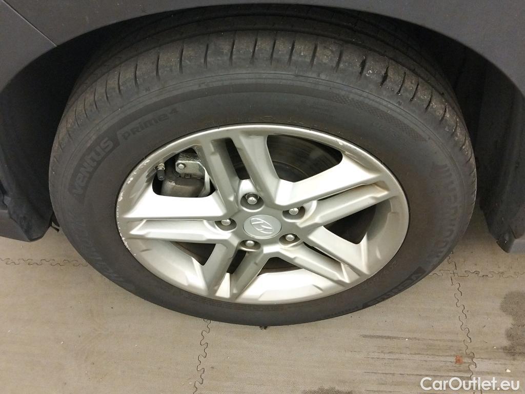  Hyundai  Konna HYUNDAI Kona / 2017 / 5P / todoterreno 1.0 TGDi Klass 4x2 #3