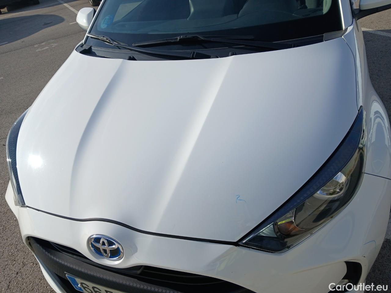  Toyota  Yaris TOYOTA  / 2020 / 5P / berlina con portón 1.5 120H Active Tech #12