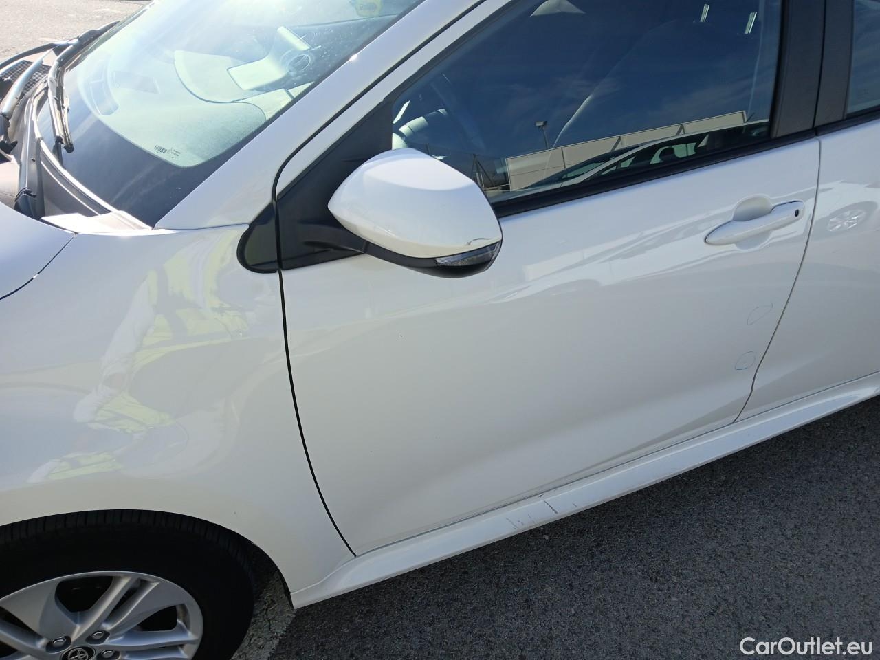  Toyota  Yaris TOYOTA  / 2020 / 5P / berlina con portón 1.5 120H Active Tech #14