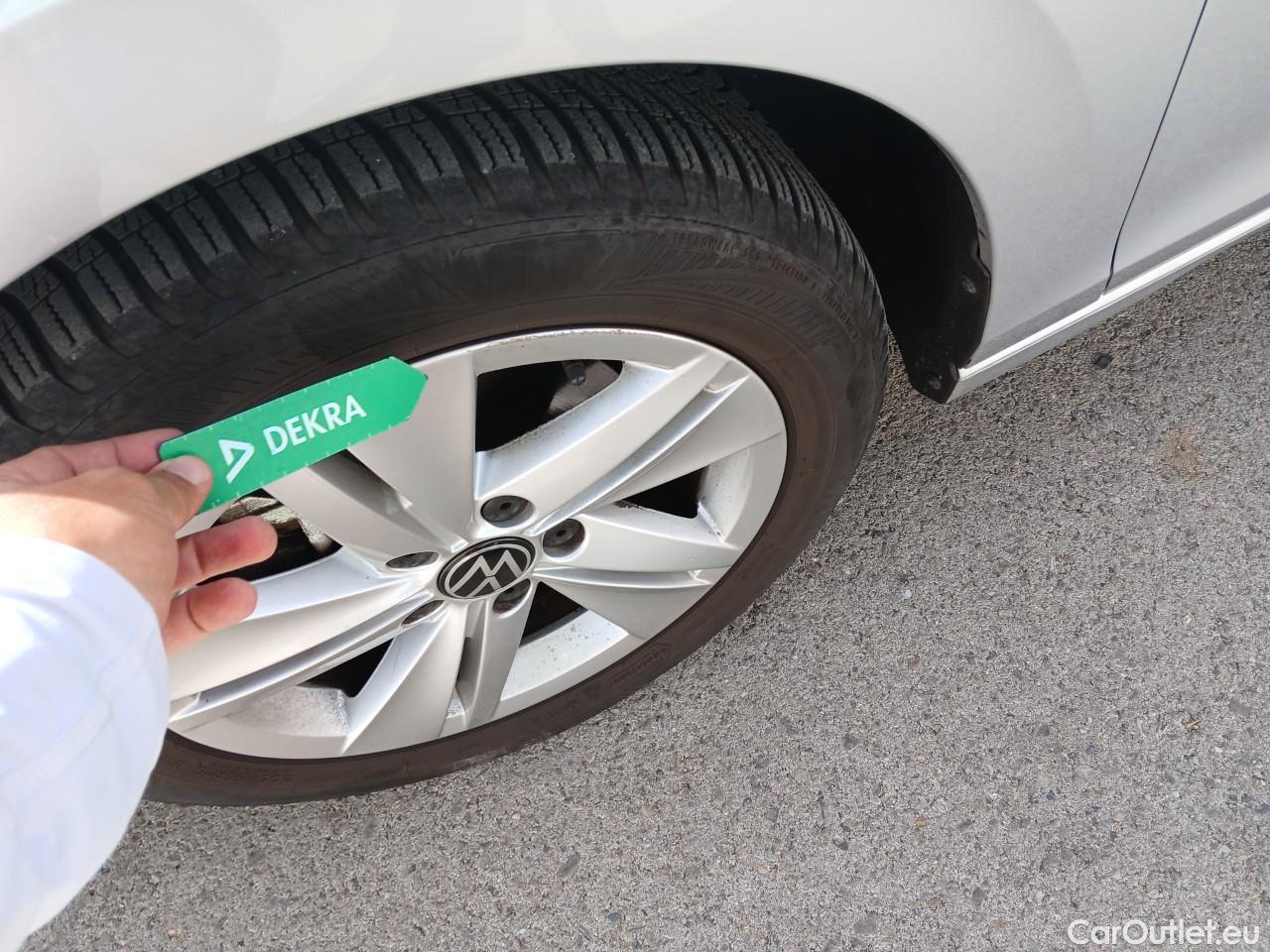  Volkswagen  Golf  VIII Lim. Life 2.0 TDI 115CV MT6 E6dT #2