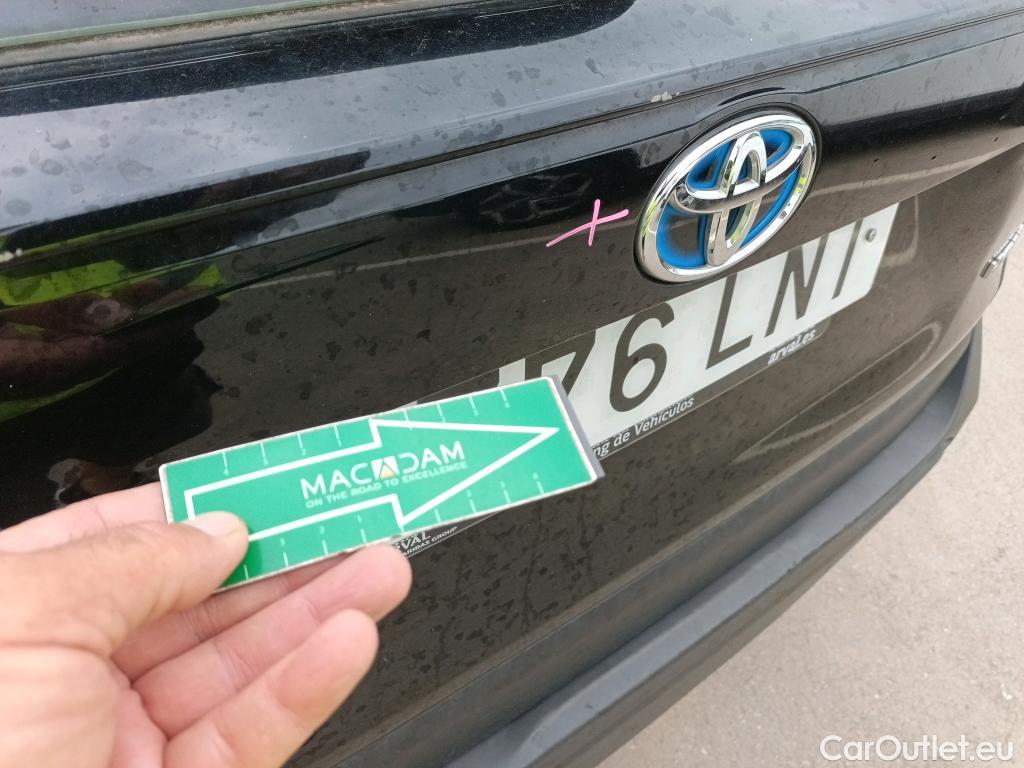  Toyota  RAV4 TOYOTA  / 2018 / 5P / todoterreno 2.5l 220H Business #4