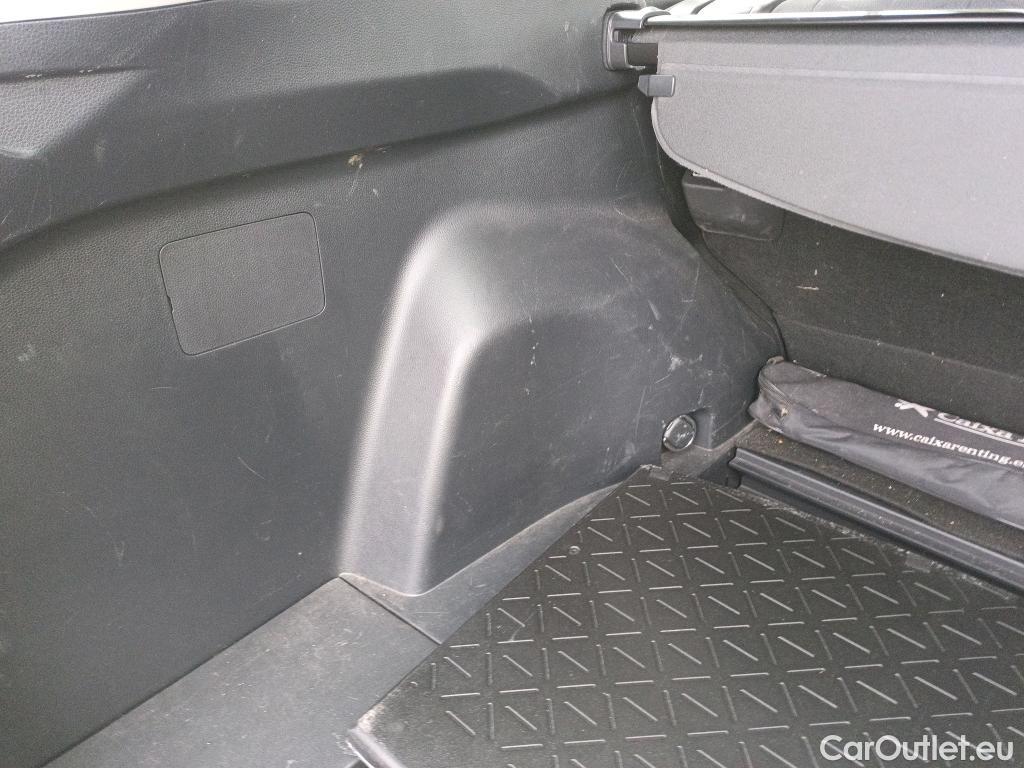  Toyota  RAV4 TOYOTA  / 2018 / 5P / todoterreno 2.5l 220H Business #19