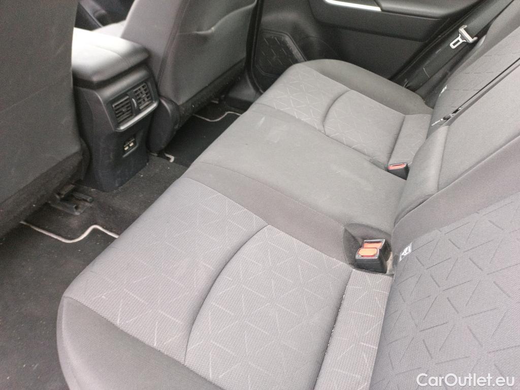  Toyota  RAV4 TOYOTA  / 2018 / 5P / todoterreno 2.5l 220H Business #37