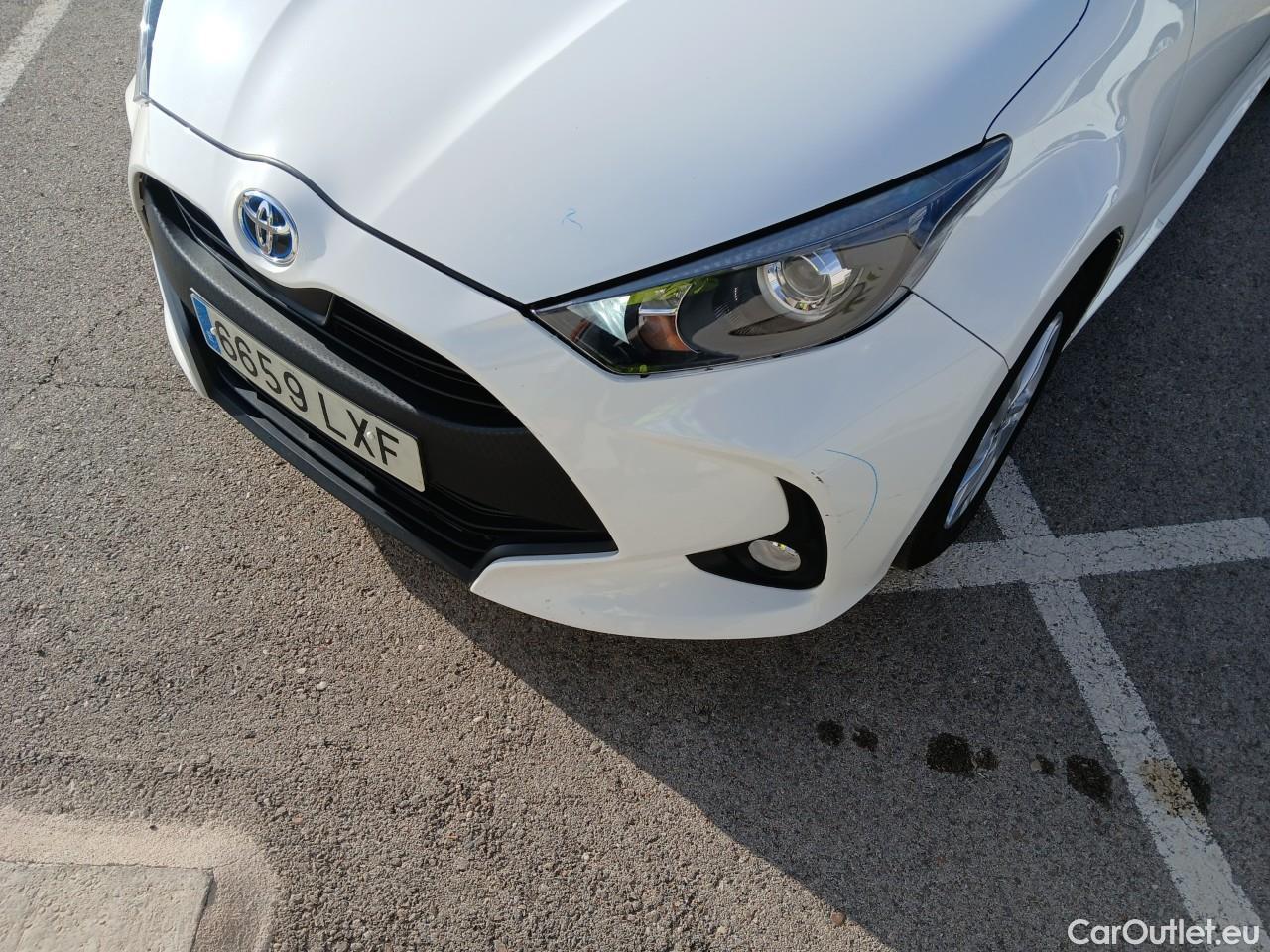  Toyota  Yaris TOYOTA  / 2020 / 5P / berlina con portón 1.5 120H Active Tech #10